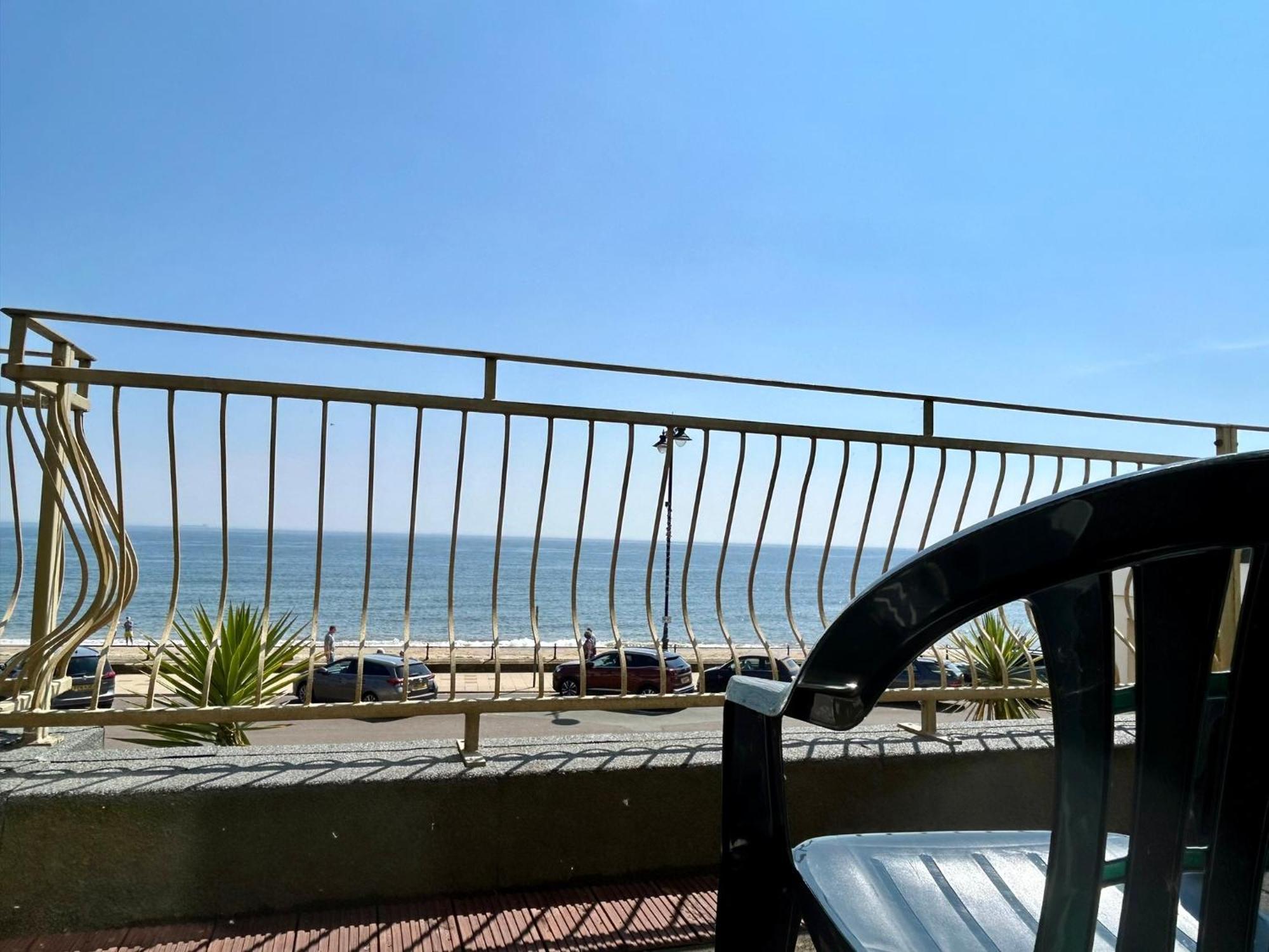 Bay View - Seafront, Sandown - Free Car Ferry For Bookings Of 3 Or More Nights, Subject To Availability Exteriér fotografie