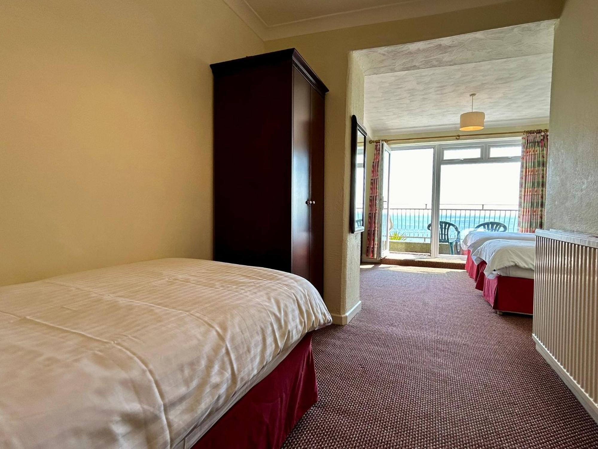 Bay View - Seafront, Sandown - Free Car Ferry For Bookings Of 3 Or More Nights, Subject To Availability Exteriér fotografie