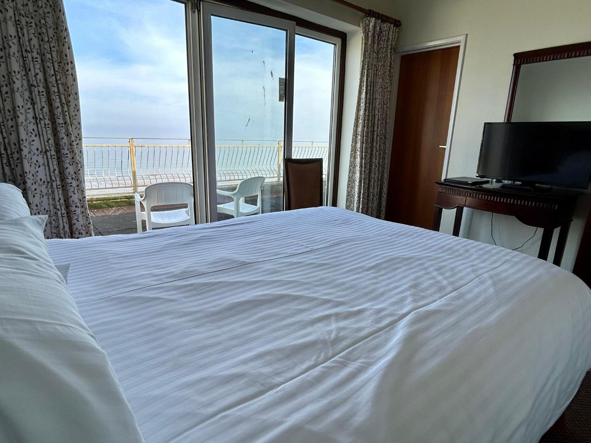 Bay View - Seafront, Sandown - Free Car Ferry For Bookings Of 3 Or More Nights, Subject To Availability Exteriér fotografie